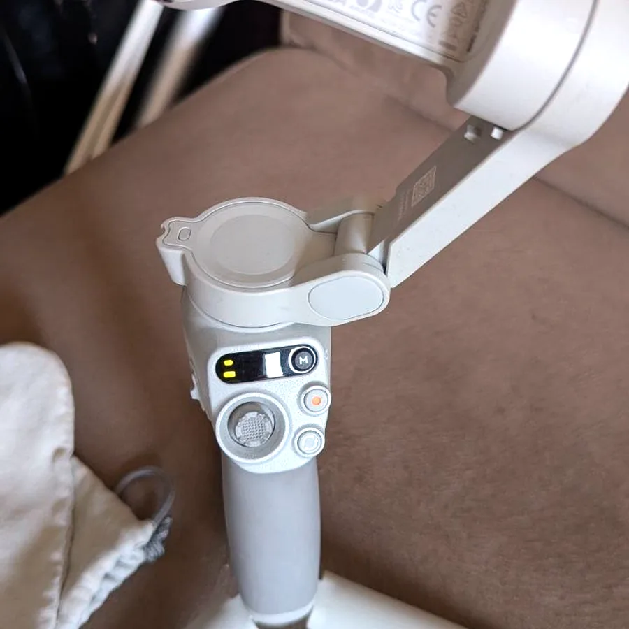 DJI Osmo Mobile SE, стабилизатор для смартфона