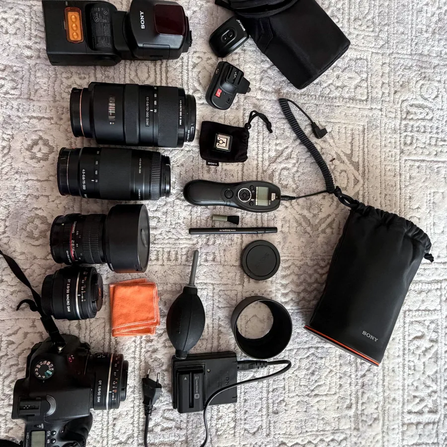 Камера Sony SLT-A77V с 5 объективами и аксессуарами