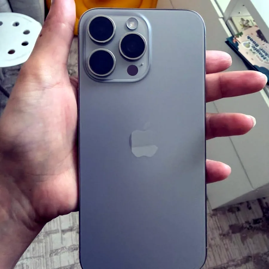 iPhone 15 Pro Max 256 GB, состояние отличное