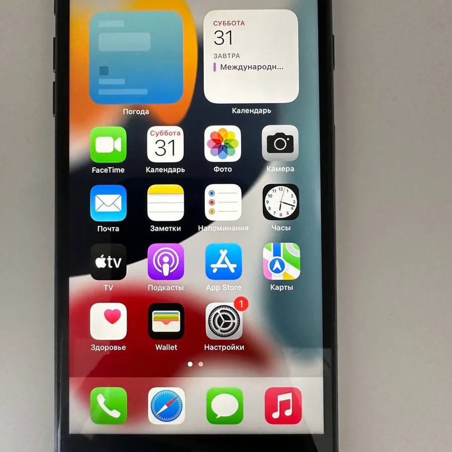 iPhone 8 Plus, состояние батареи 83%