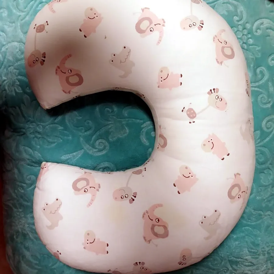 Подушка для кормления с чехлом на замке