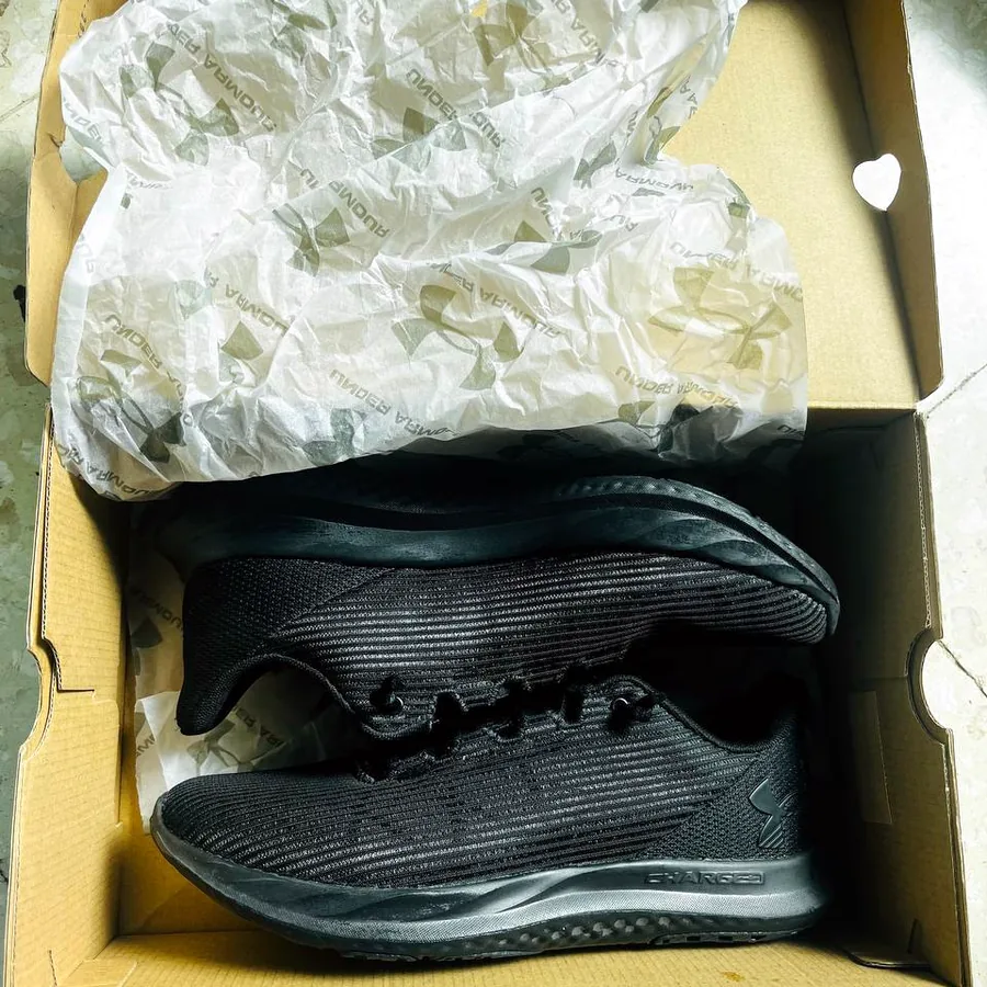 Кроссовки Under Armour Charged Speed Swift, размер 7 US