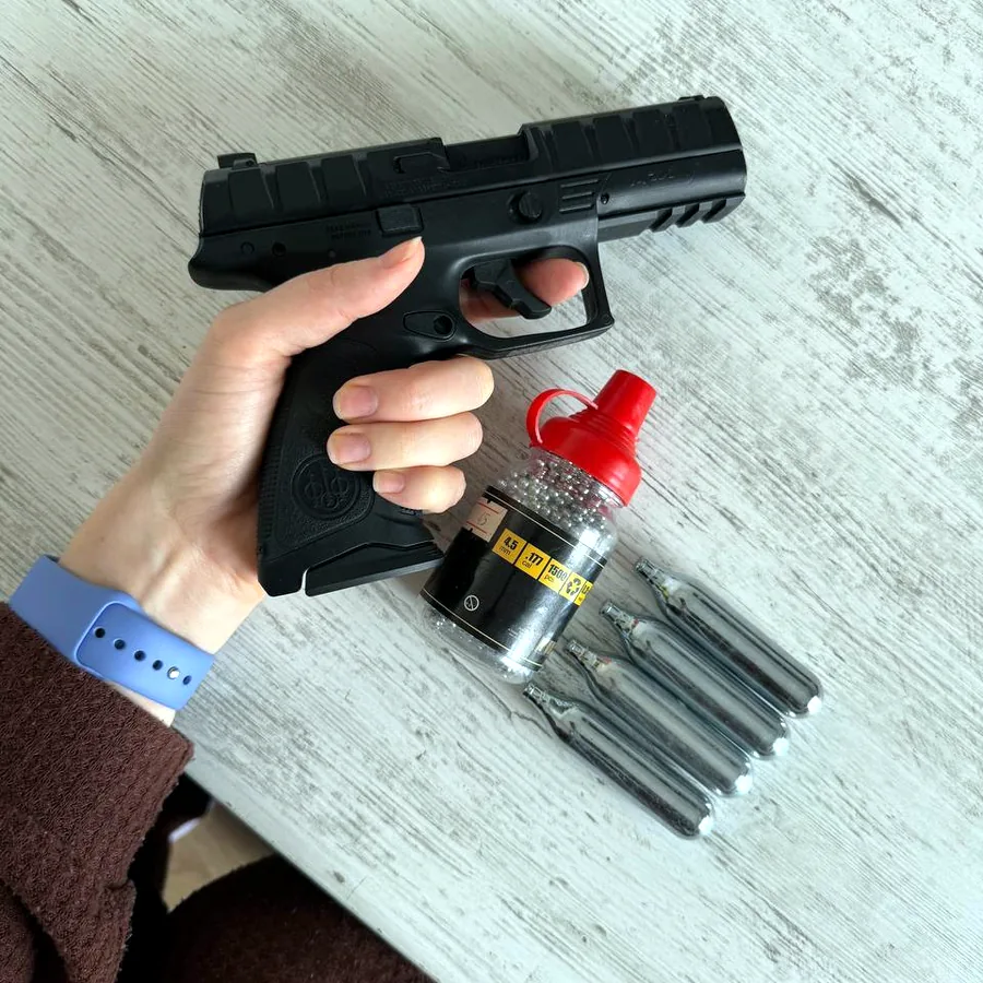 Пневматический пистолет Beretta APX, 4.5 мм
