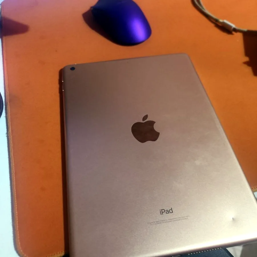 iPad 6 поколения, 32 GB, разбито стекло