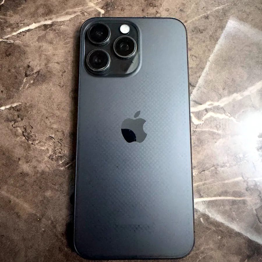 iPhone 15 Pro Max, батарея 81%