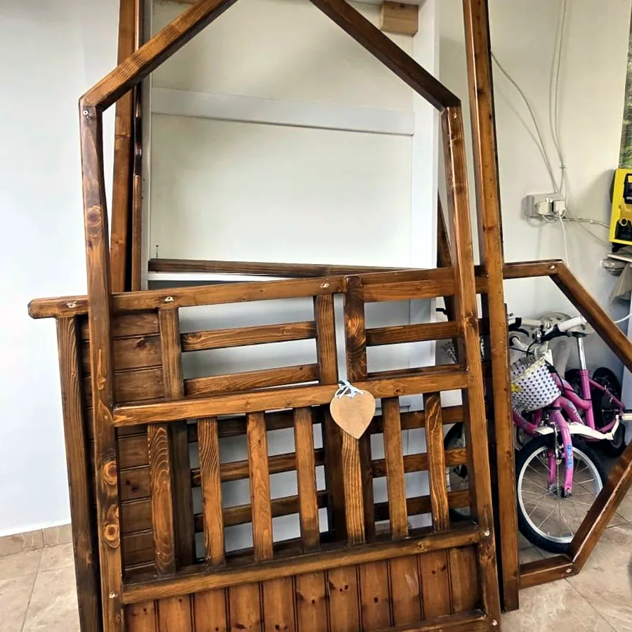 Односпальная кровать 90×200 см с матрасом