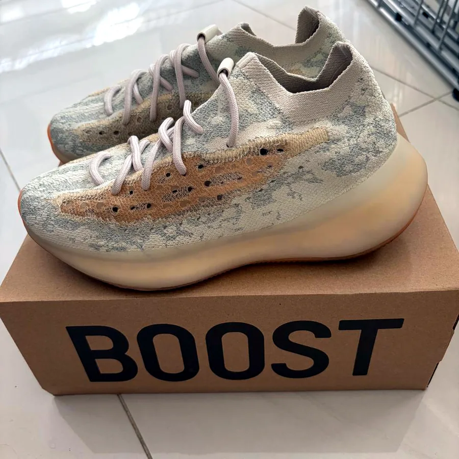 Кроссовки Adidas Yeezy Boost 380, размер 42