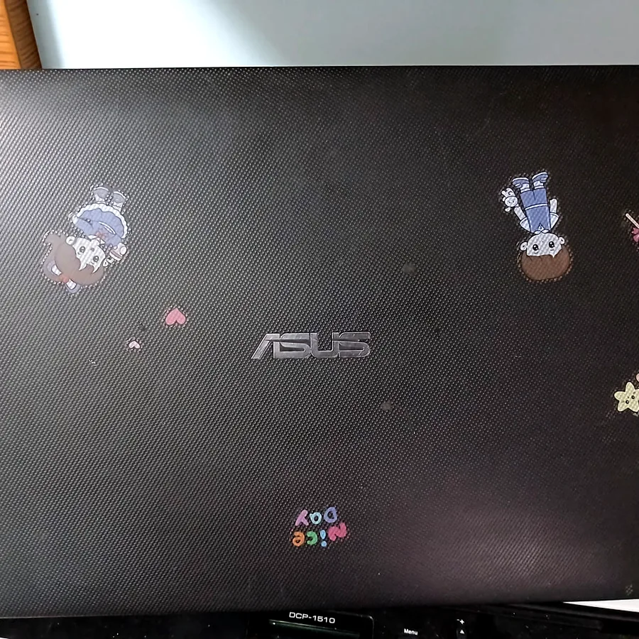 Ноутбук Asus X555V, русская клавиатура