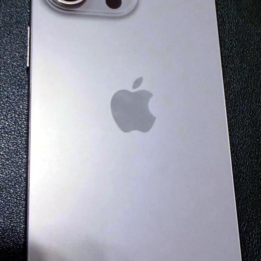 iPhone 15 Pro Max 256 GB, батарея 90%
