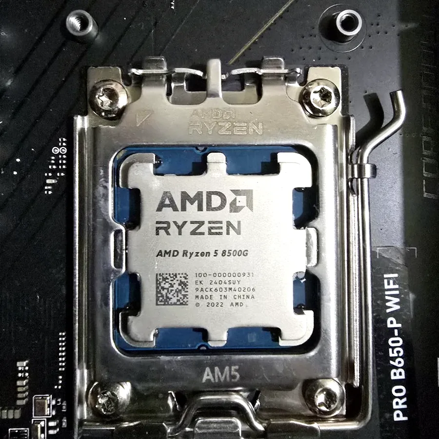 Процессор AMD Ryzen 5 8500G, идеальное состояние