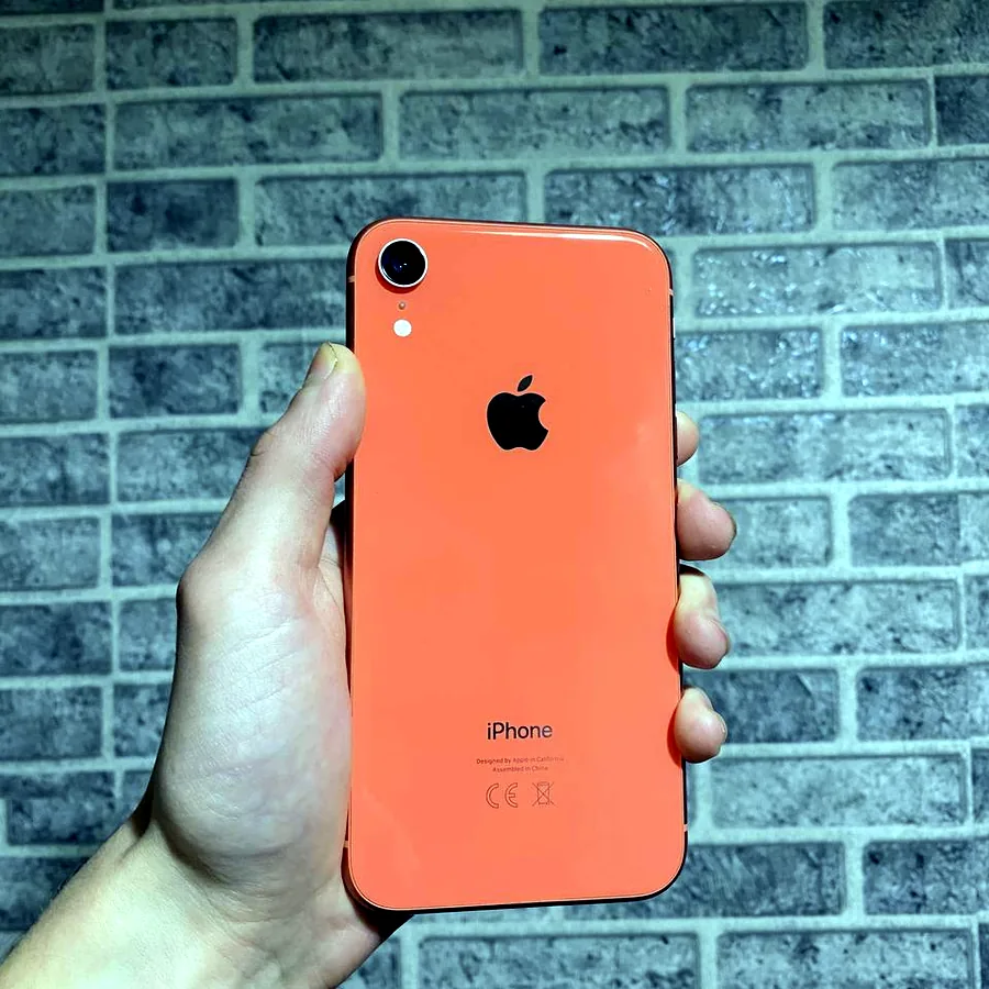 iPhone XR коралловый, 81% батареи