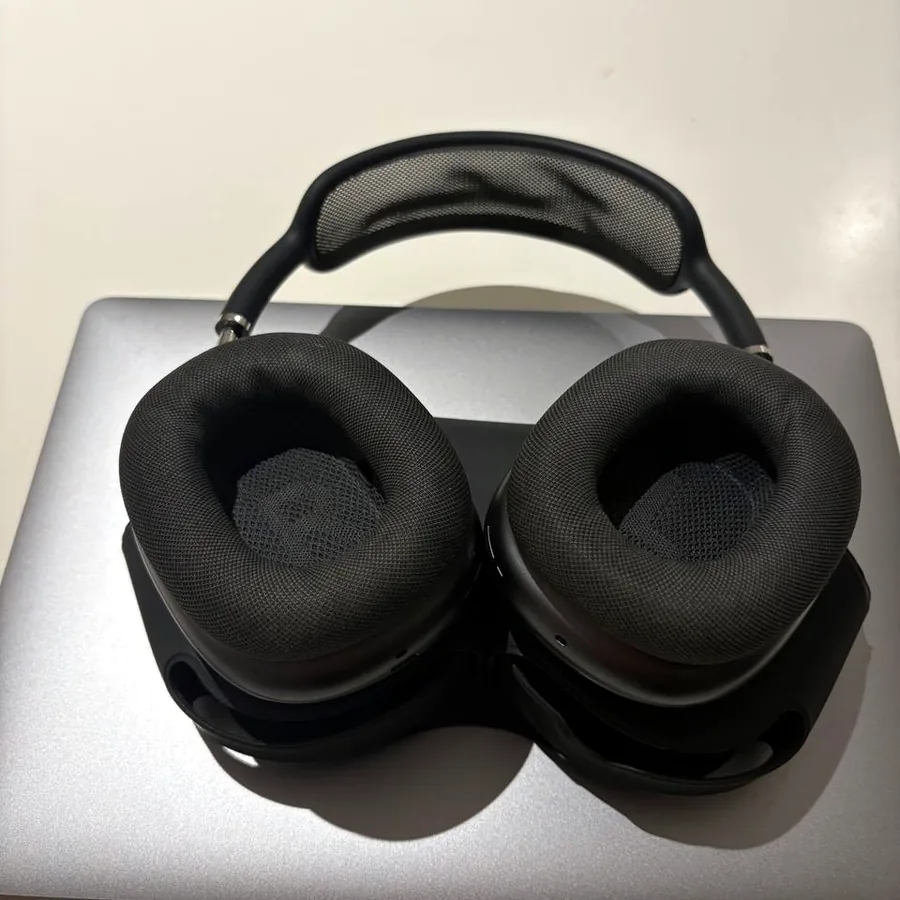 AirPods Max, 1-е поколение