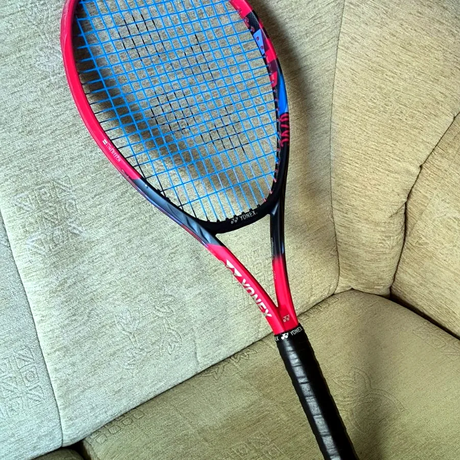 Теннисная ракетка Yonex Vcore 100