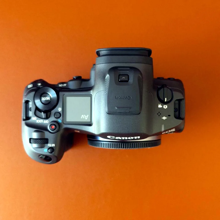 Canon EOS R5 Mark II, пробег менее 2000 кадров