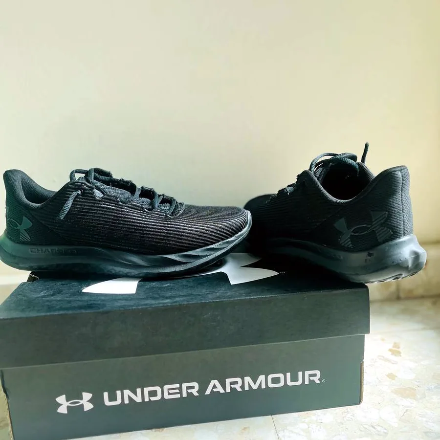 Кроссовки Under Armour Charged Speed Swift, размер 7 US