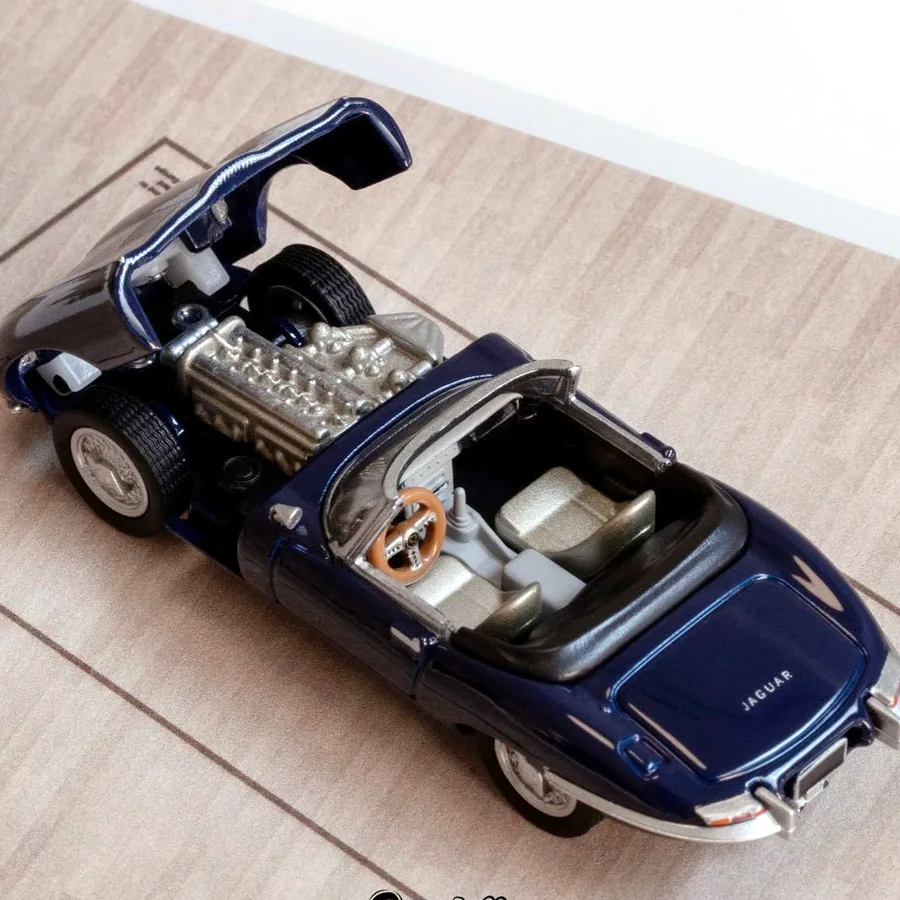 Машинка Mattel Hot Wheels Jaguar E-Type Roadster