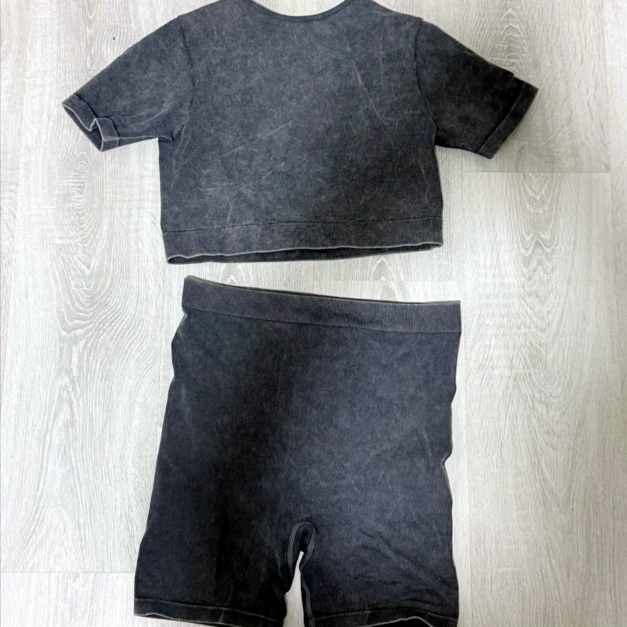 Одежда и обувь: Adidas, Nike, Austin, Love Republic