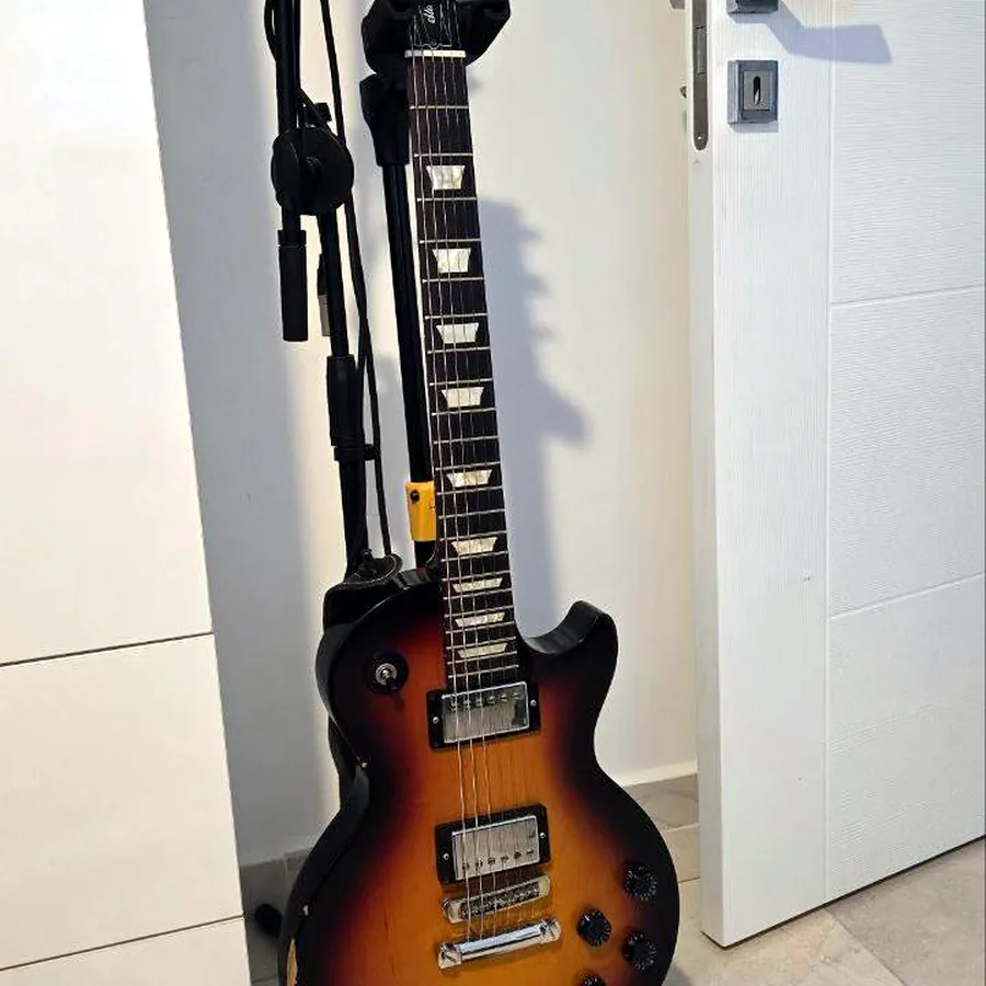 Электрогитара Gibson Les Paul Studio 2011
