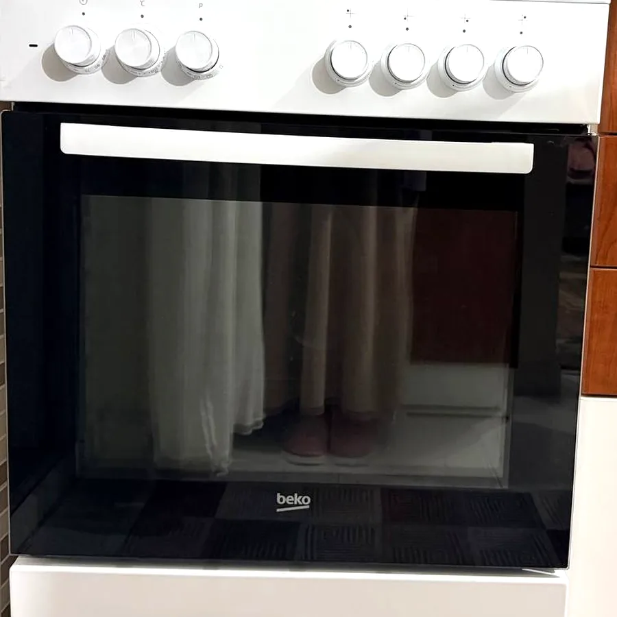 Газовая плита Beko с электрической духовкой