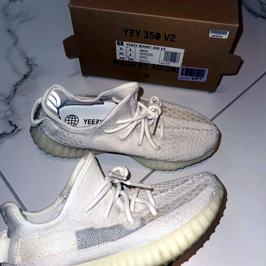Adidas Yeezy Boost 350 V2 Bone, размер 39⅓