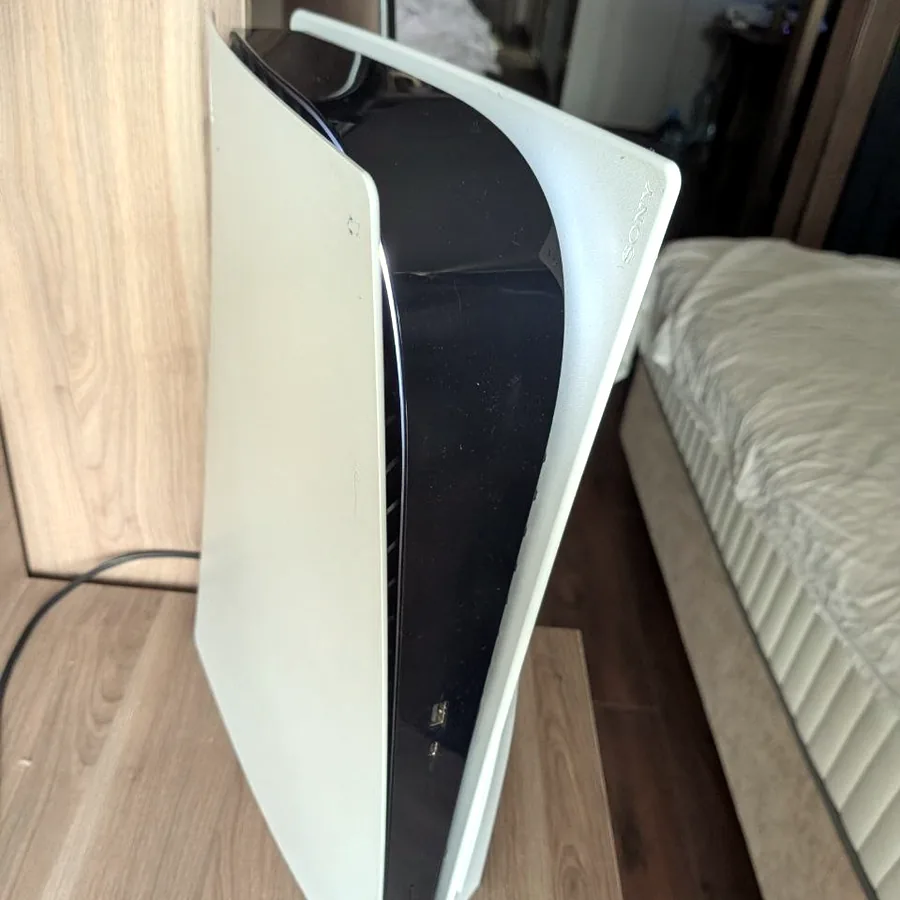 PlayStation 5 1TB с геймпадом