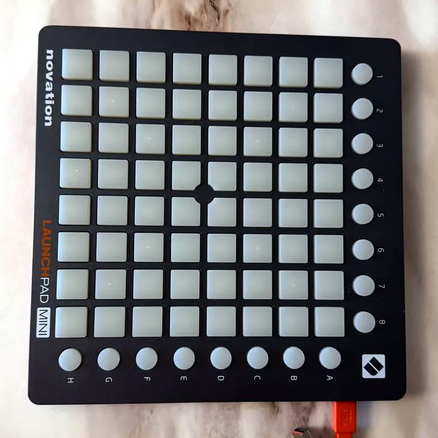 Novation Launchpad Mini, MIDI-контроллер