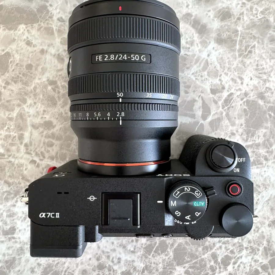 Камера Sony A7C II с объективом Sony FE 24-50mm