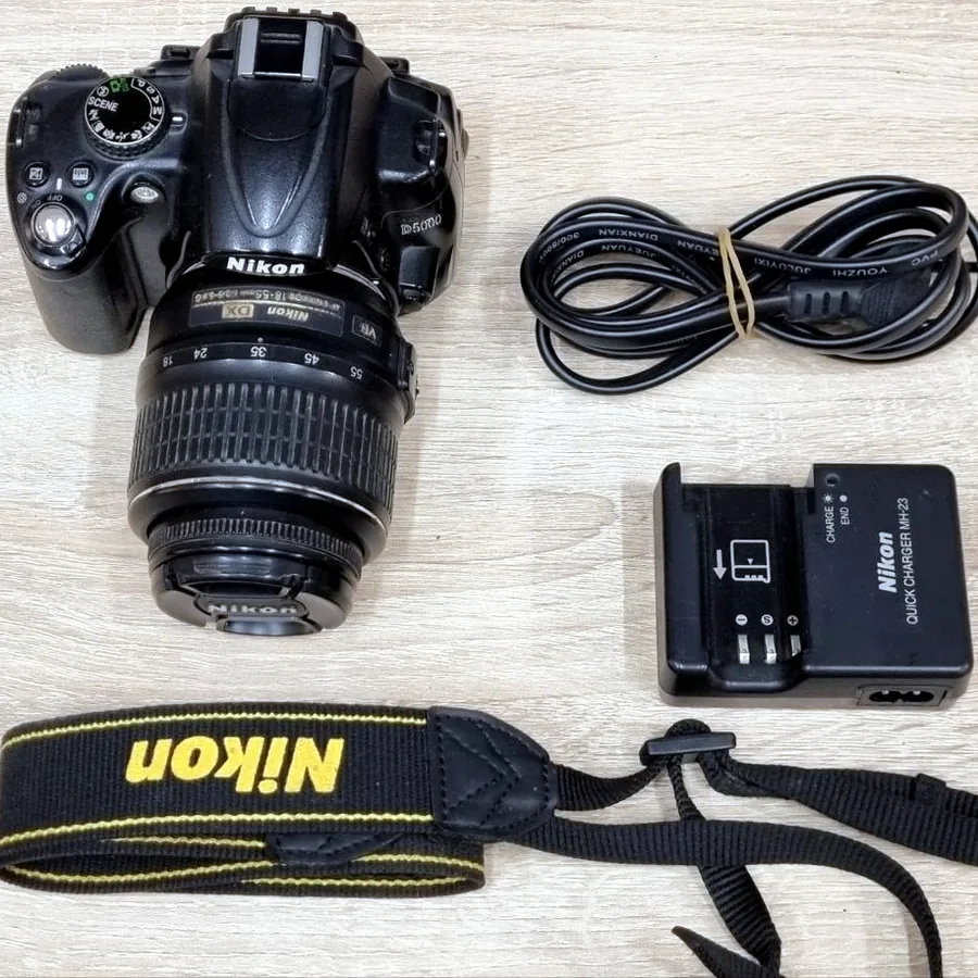 Nikon D5000 с объективом 18-55mm