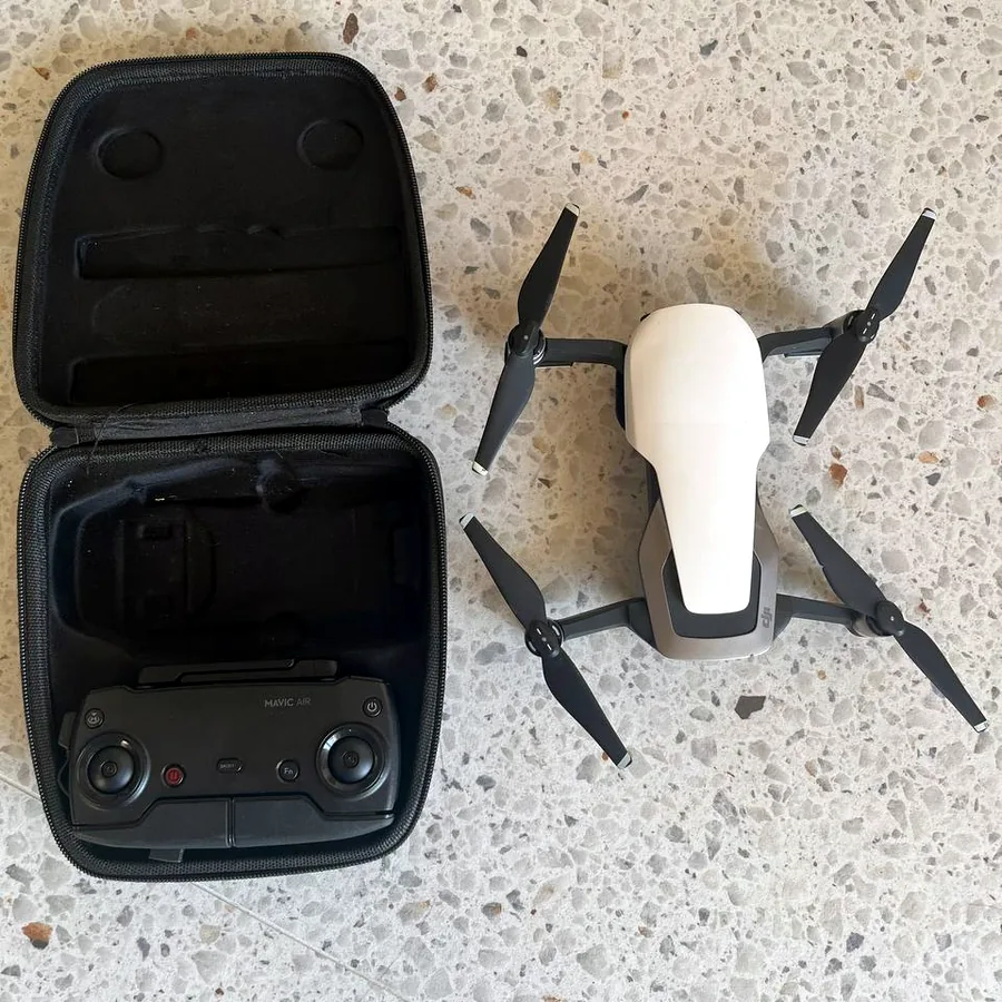 Дрон DJI Mavic Air с аксессуарами