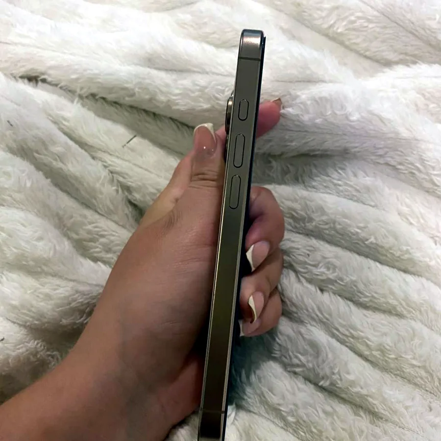 iPhone 16 Pro 512 GB Gold, отличное состояние