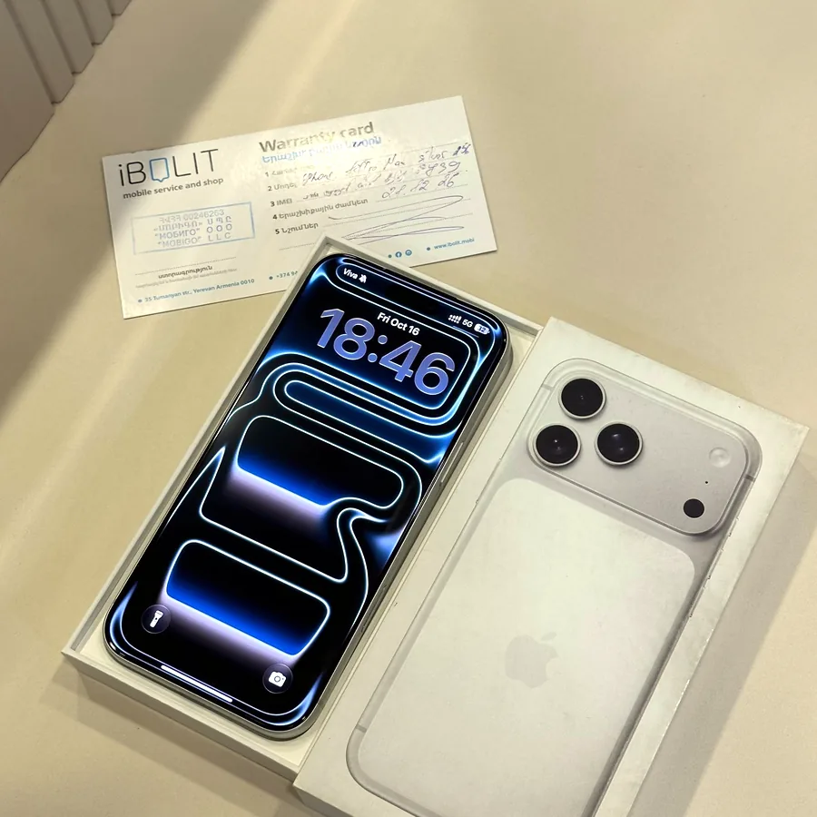 iPhone 17 Pro Max 256GB, серый титан, идеальное состояние