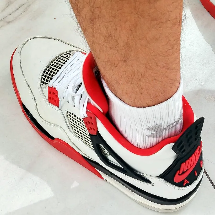 Jordan 4 Retro Fire Red, размер 43