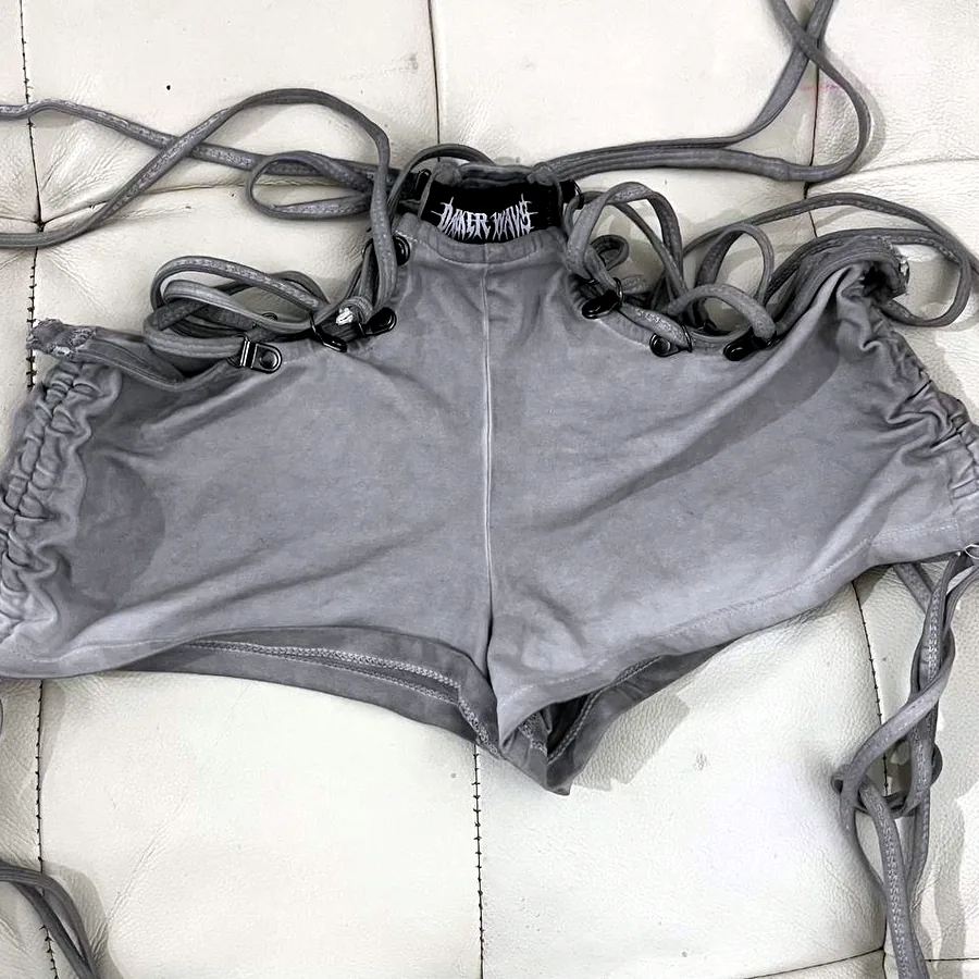 Шорты Darker Wavs от Dollskill