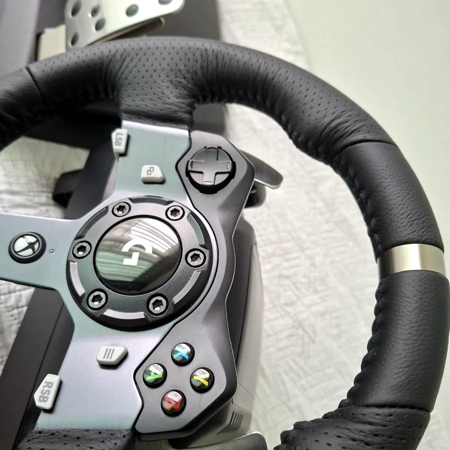 Игровой руль Logitech G920 Driving Force