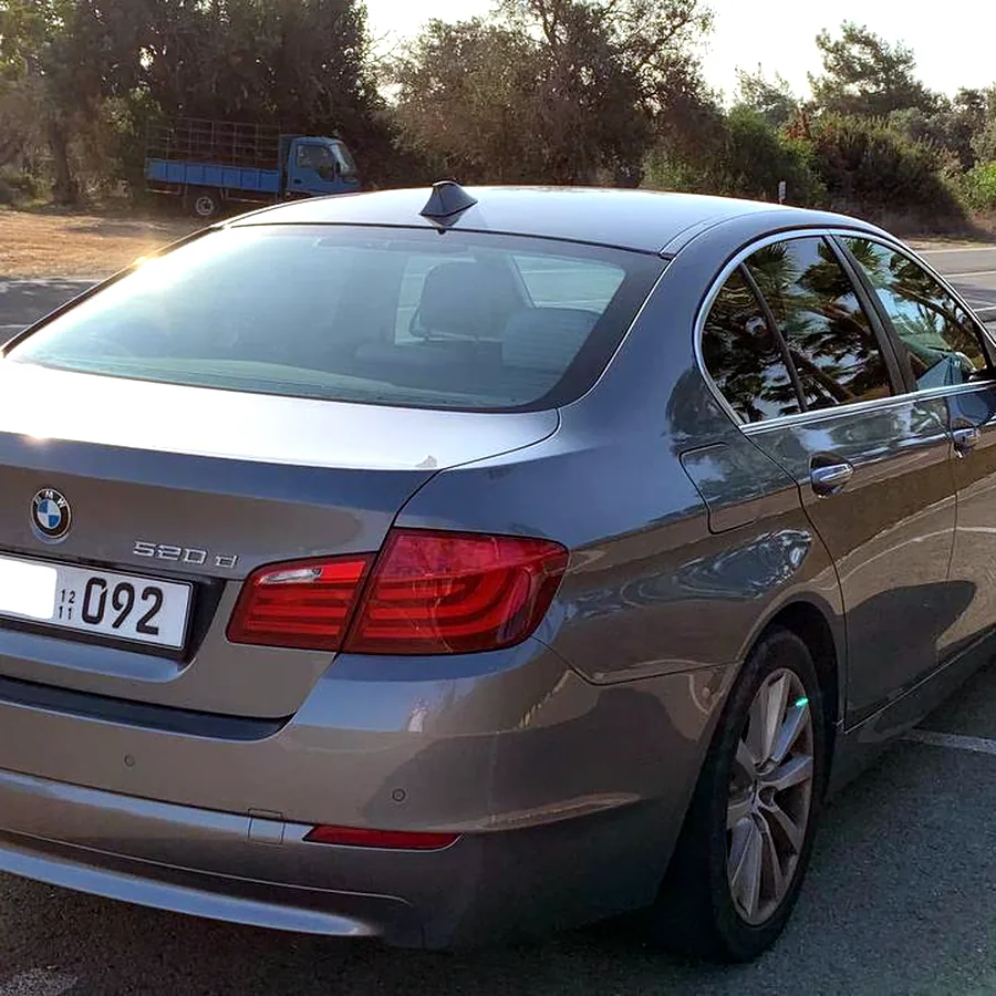 BMW 2011, спортивный автомат, кожаный салон
