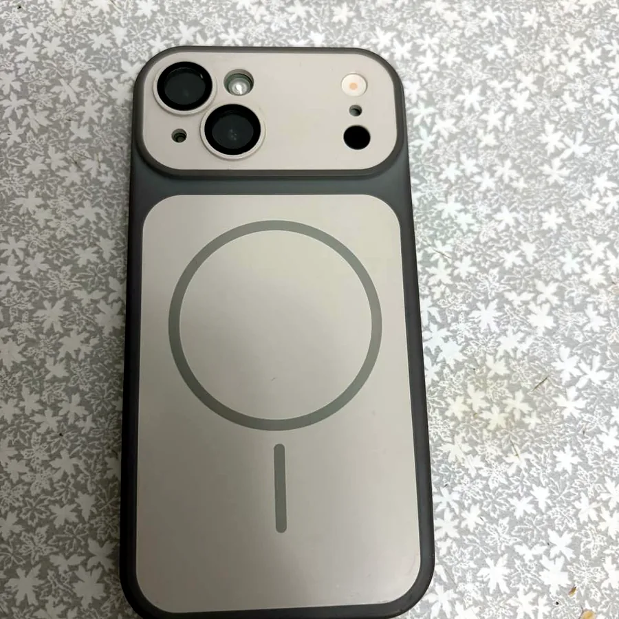 iPhone 15 128GB зелёный, аккумулятор новый