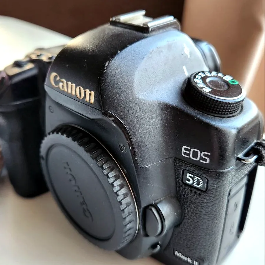 Фотоаппарат Canon 5D Mark II полнокадровый