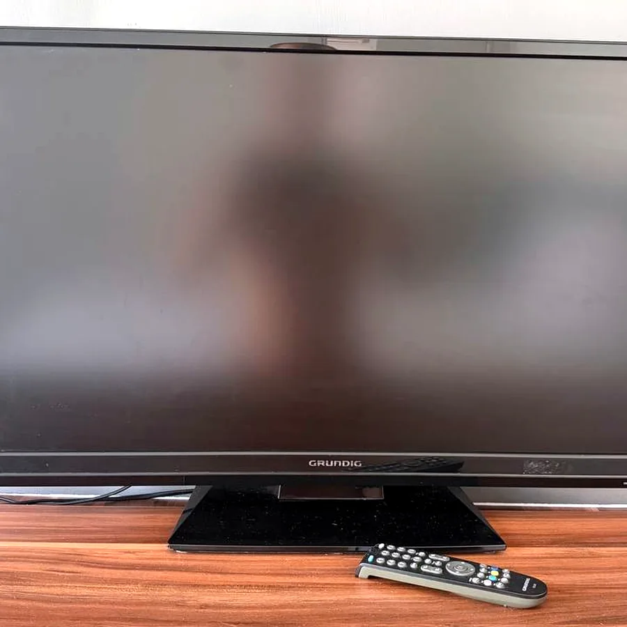Телевизор Grundig 32 дюйма, не включается