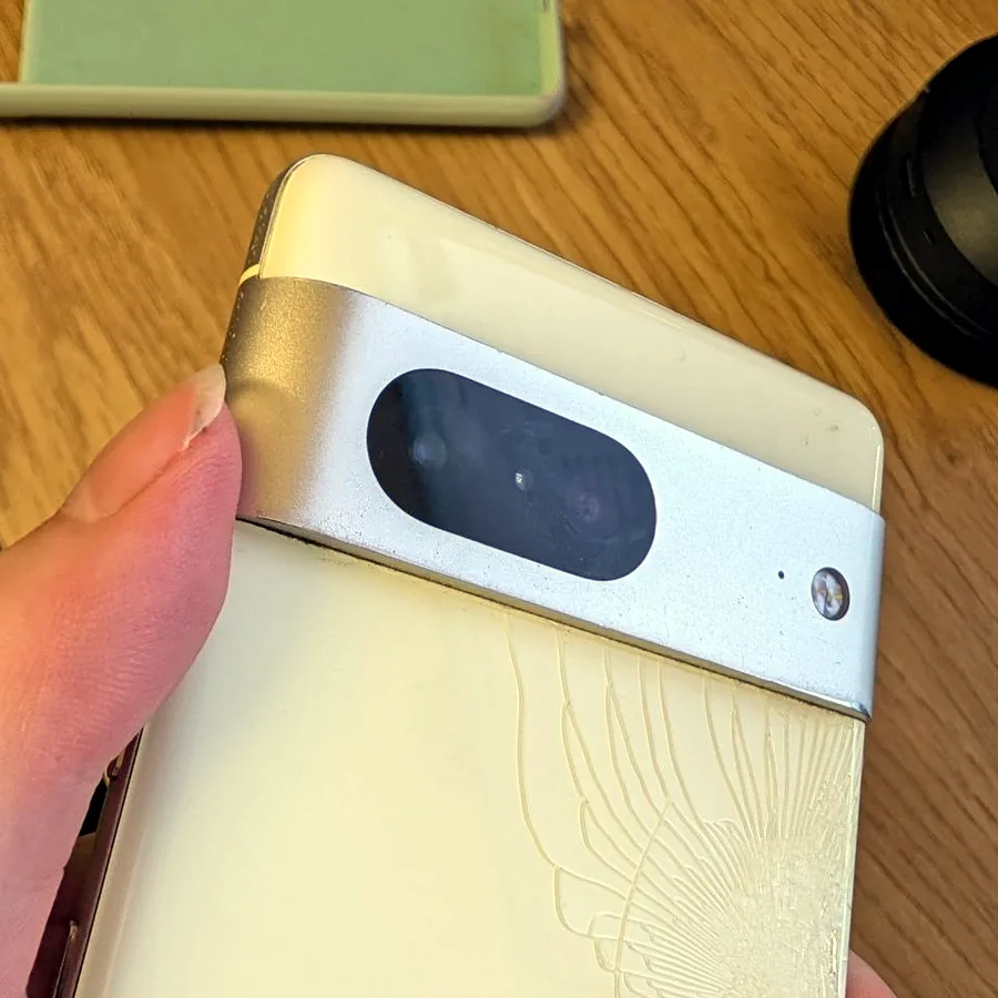 Google Pixel 7, 128 GB, заднее стекло с трещинами