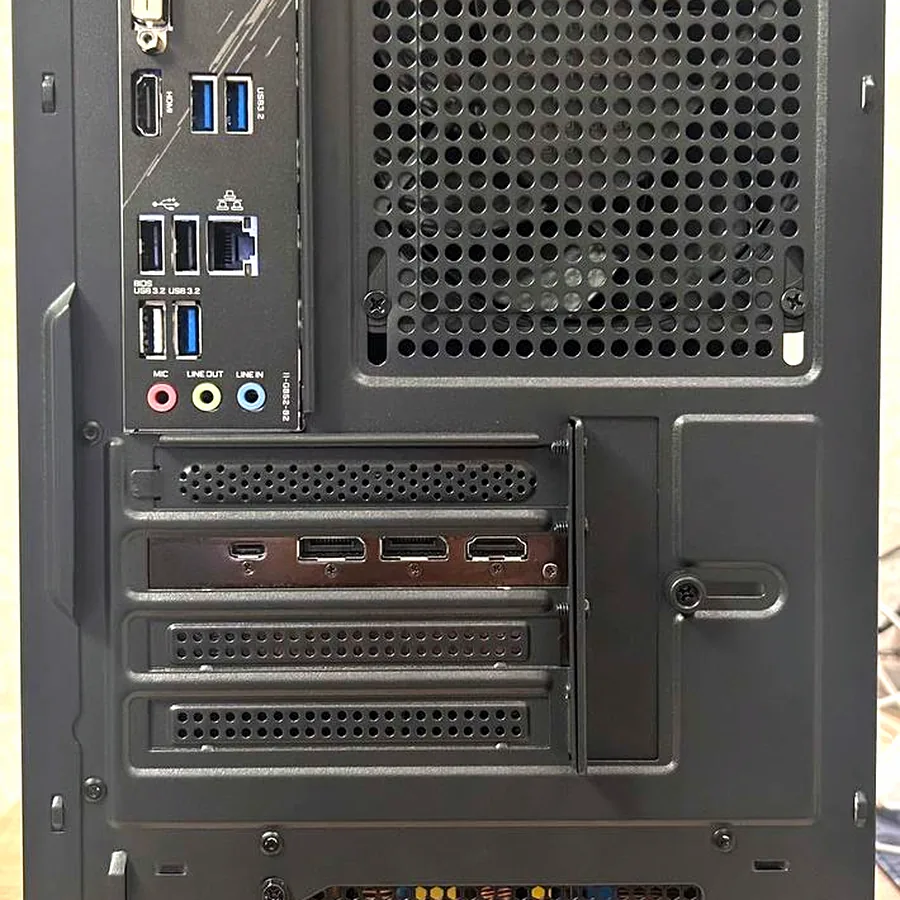 Игровой ПК на Ryzen 7 5700X и RX 6950XT