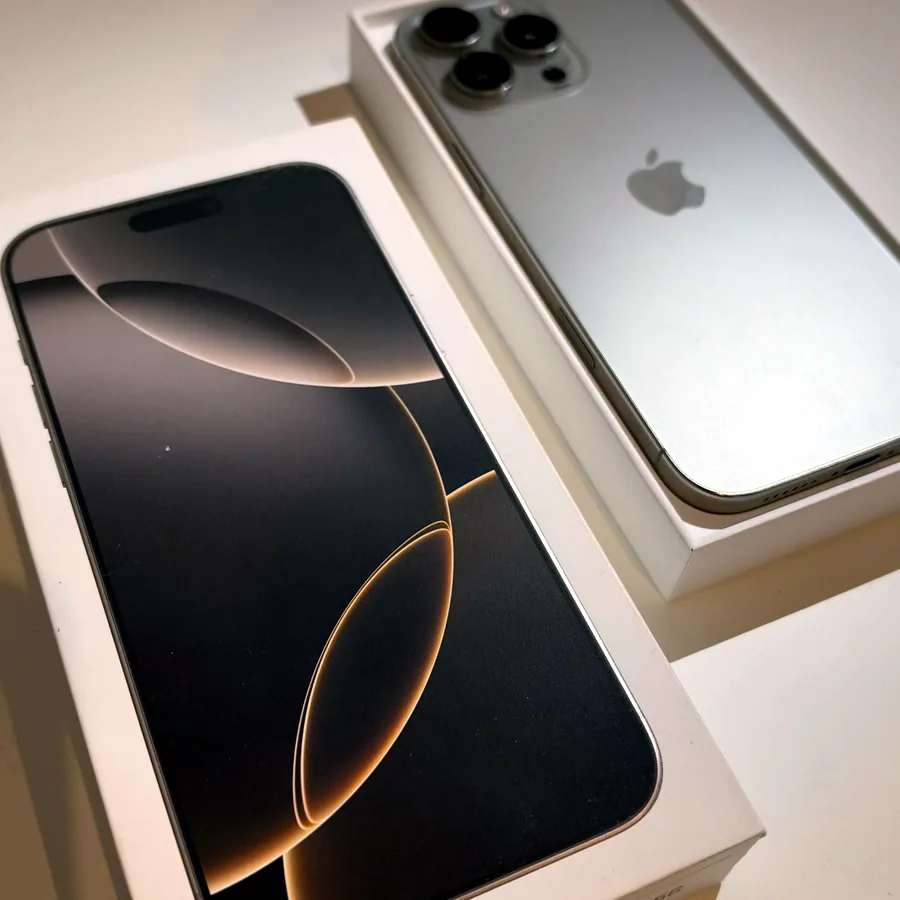 iPhone 16 Pro Max 256GB, Natural Titanium
