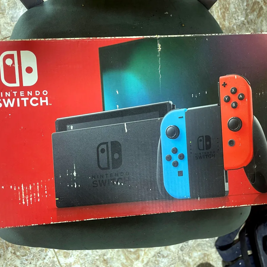 Nintendo Switch первой ревизии, прошитая, полный комплект