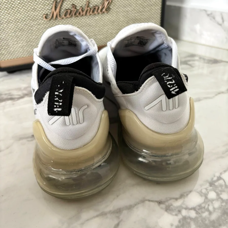 Nike Air Max 270 белые, размер 42,5