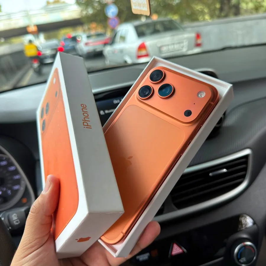 iPhone 17 Pro Max 512 GB, 93% батареи