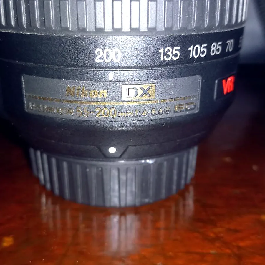 Объектив Nikon 55-200 мм