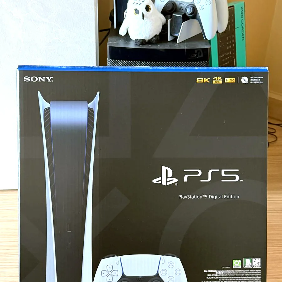 PlayStation 5 Digital Edition с 2 джойстиками