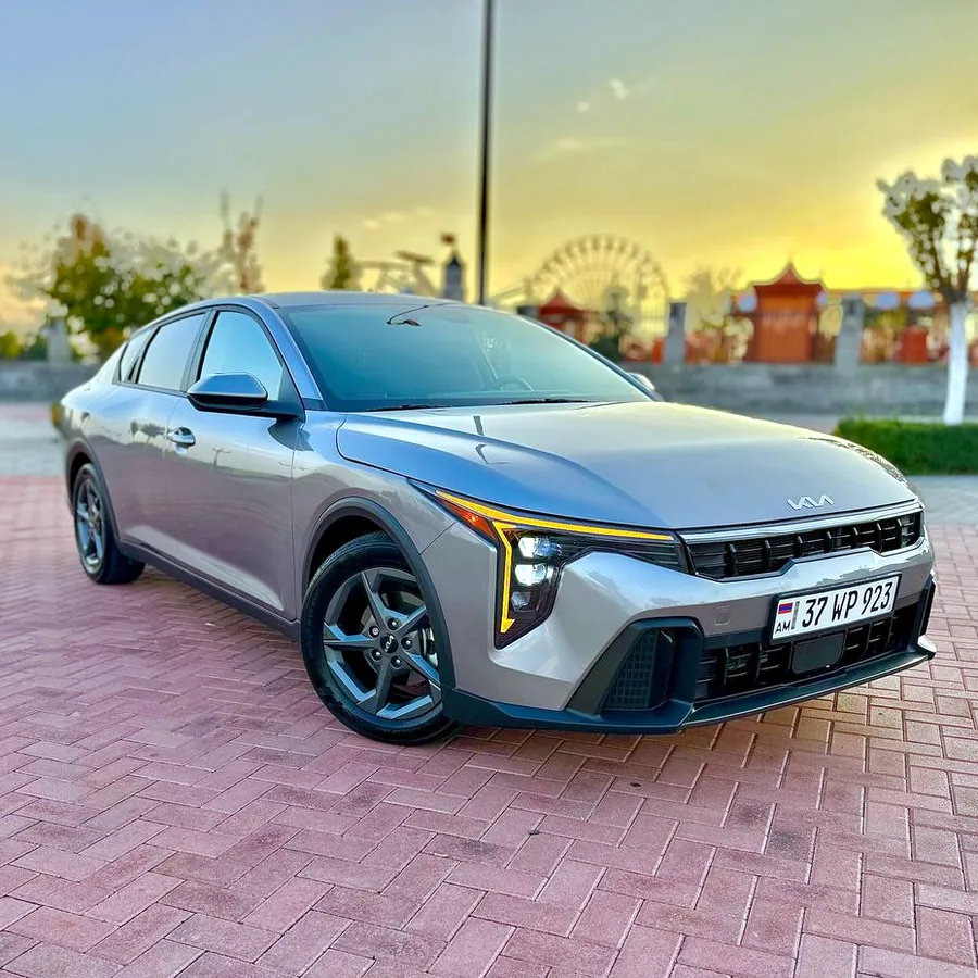 Kia K4 2026, пробег 2900 миль