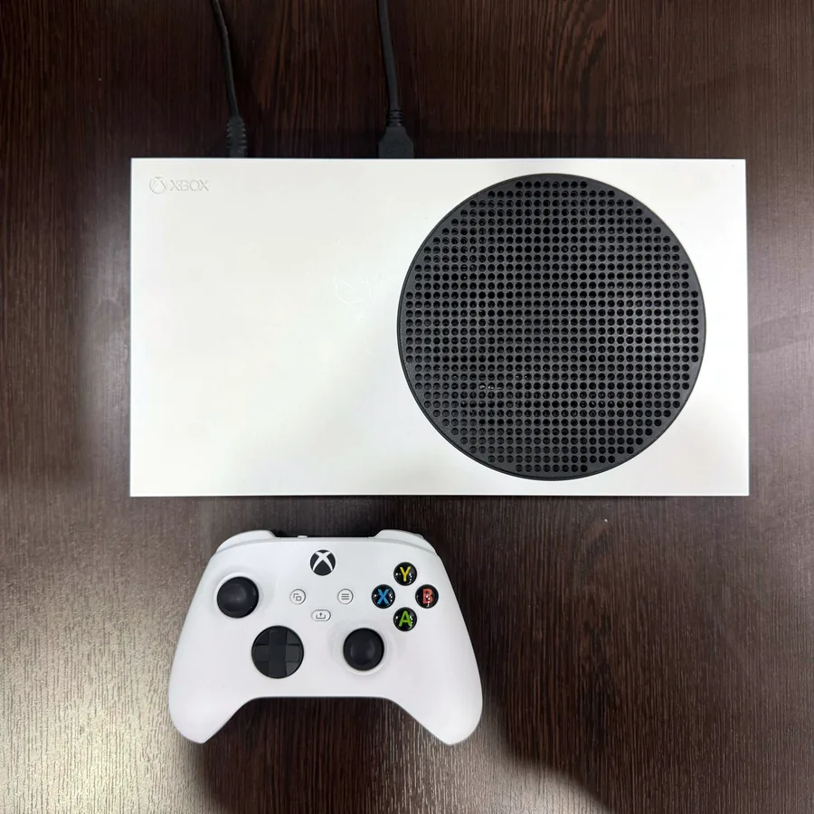 Xbox Series S 512 ГБ, новый геймпад в комплекте