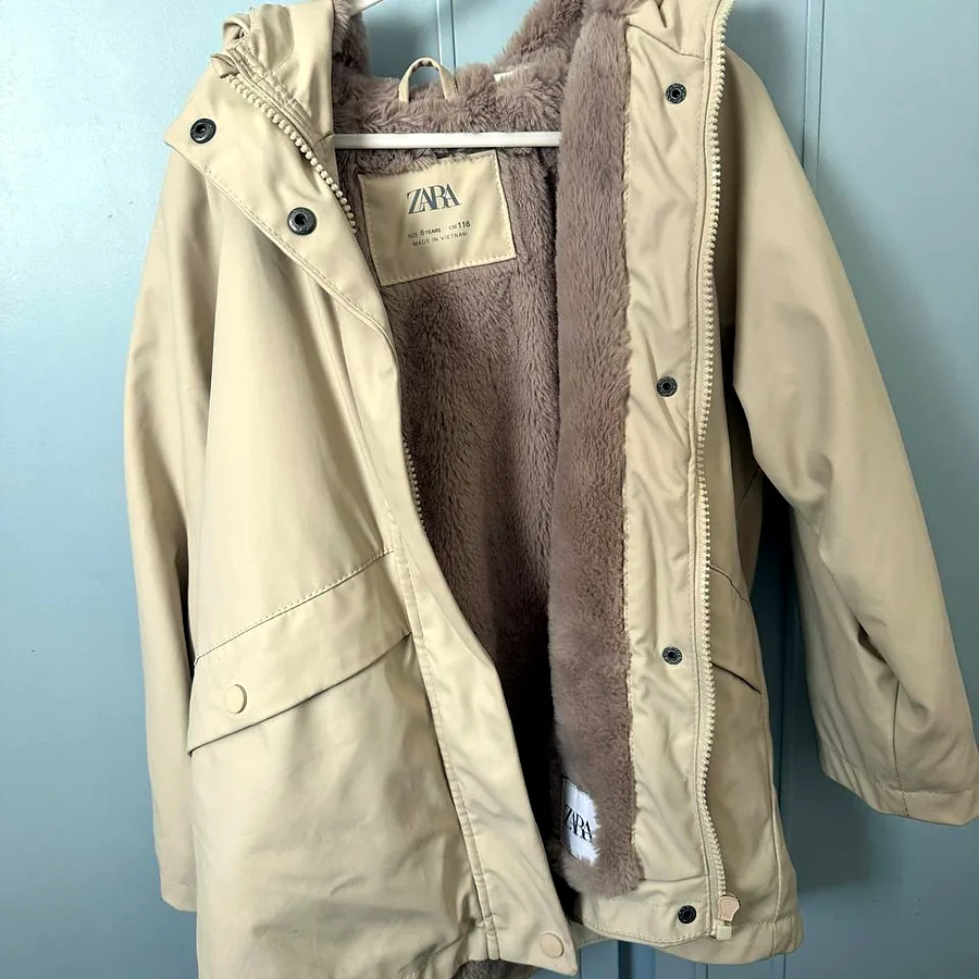 Куртка Zara для девочки 6-7 лет