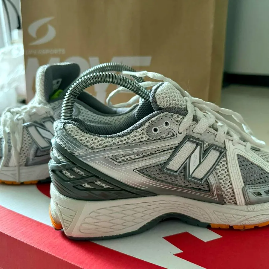 New Balance 1906R Silver Orange, размер 37